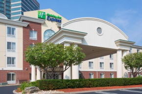 Гостиница Holiday Inn Express Tower Center New Brunswick, an IHG Hotel  Ист Брансвик